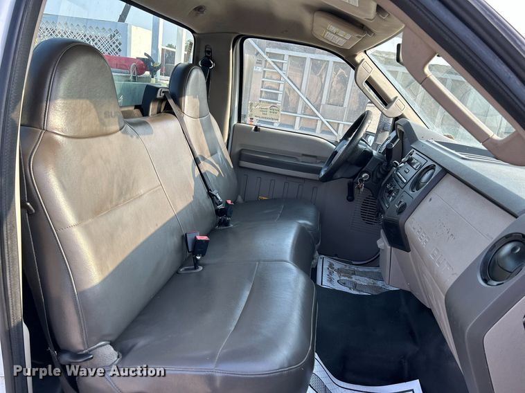 image for item DS6398 2010 Ford F550 Super Duty XL  utility / service truck
