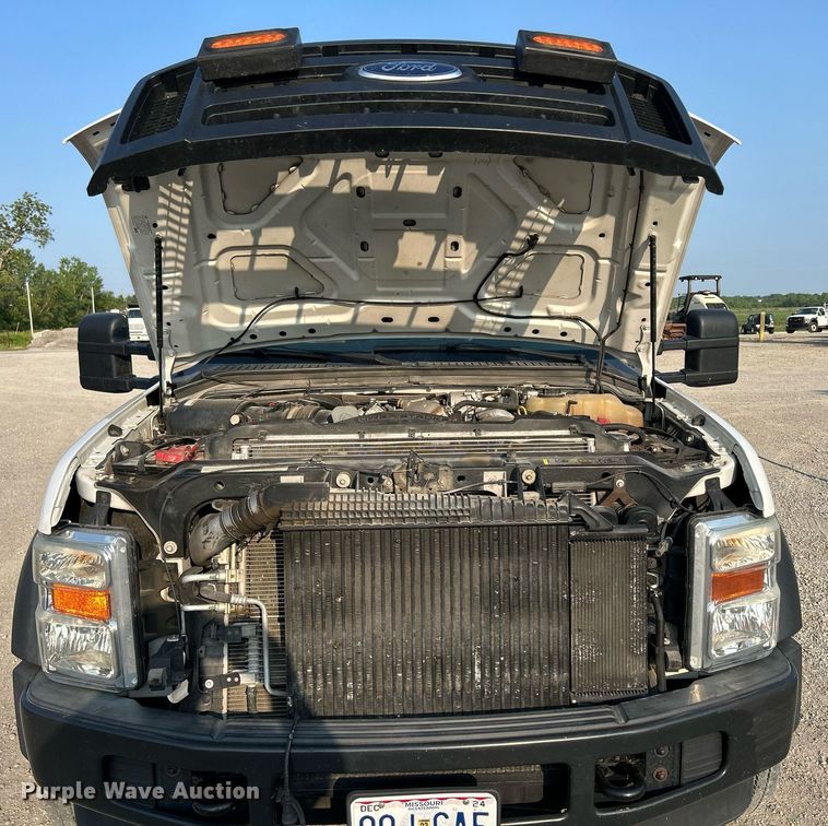 image for item DS6398 2010 Ford F550 Super Duty XL  utility / service truck