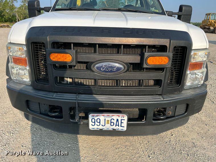 image for item DS6398 2010 Ford F550 Super Duty XL  utility / service truck