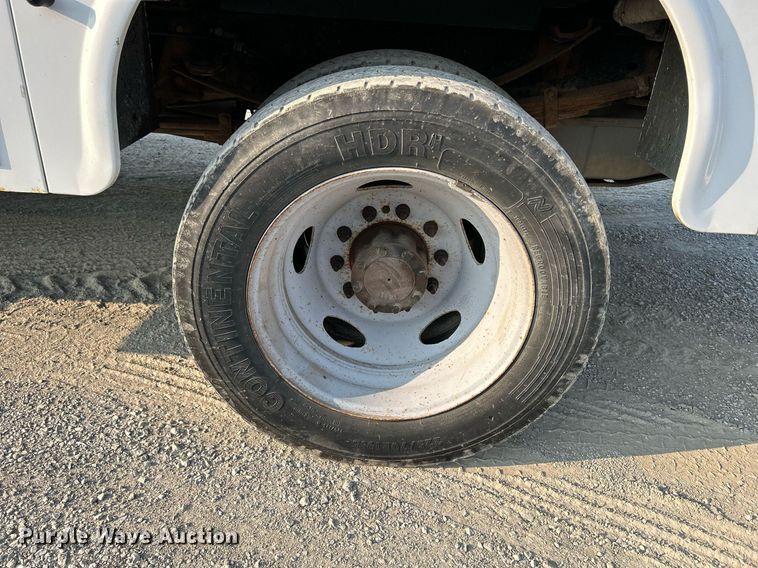 image for item DS6398 2010 Ford F550 Super Duty XL  utility / service truck