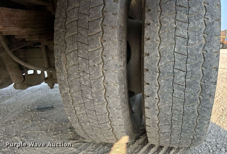 image for item DS6398 2010 Ford F550 Super Duty XL  utility / service truck