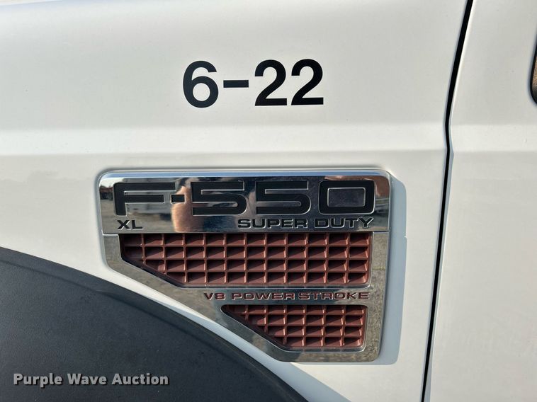 image for item DS6398 2010 Ford F550 Super Duty XL  utility / service truck