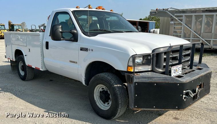 image for item DS6399 2004 Ford F350 Super Duty XL  utility bed pickup truck