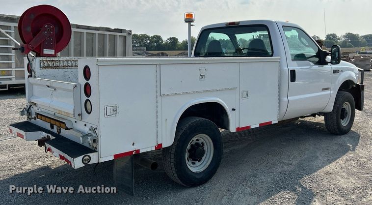 image for item DS6399 2004 Ford F350 Super Duty XL  utility bed pickup truck