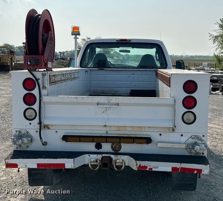 image for item DS6399 2004 Ford F350 Super Duty XL  utility bed pickup truck