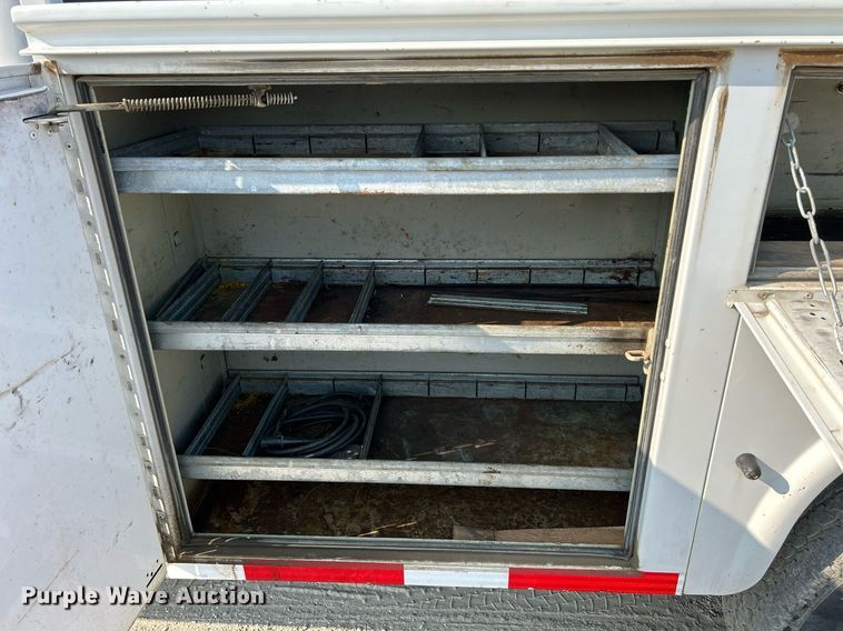 image for item DS6399 2004 Ford F350 Super Duty XL  utility bed pickup truck