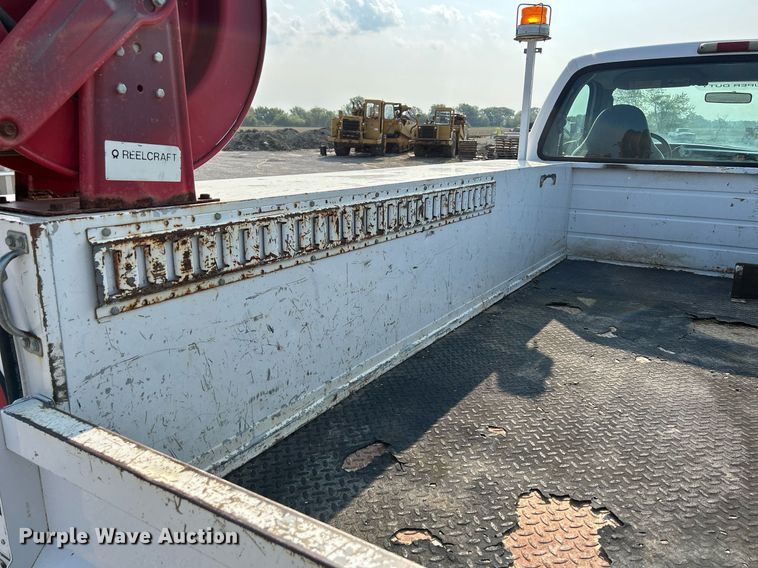 image for item DS6399 2004 Ford F350 Super Duty XL  utility bed pickup truck