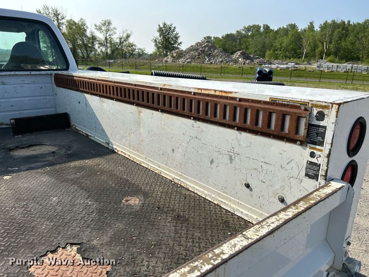 image for item DS6399 2004 Ford F350 Super Duty XL  utility bed pickup truck