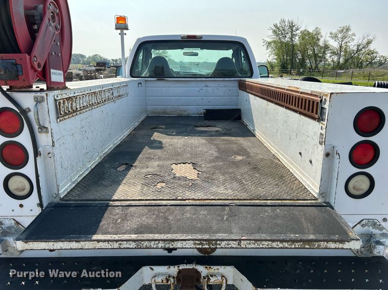 image for item DS6399 2004 Ford F350 Super Duty XL  utility bed pickup truck