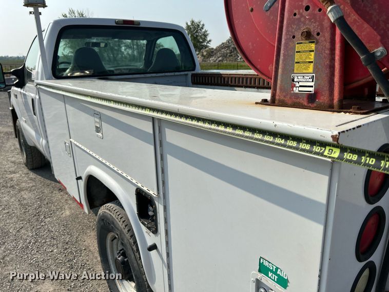 image for item DS6399 2004 Ford F350 Super Duty XL  utility bed pickup truck