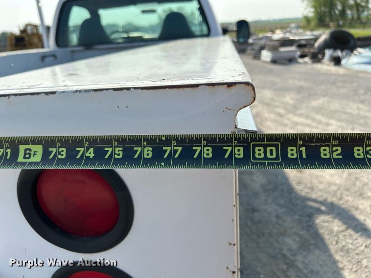 image for item DS6399 2004 Ford F350 Super Duty XL  utility bed pickup truck