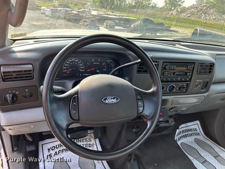 image for item DS6399 2004 Ford F350 Super Duty XL  utility bed pickup truck