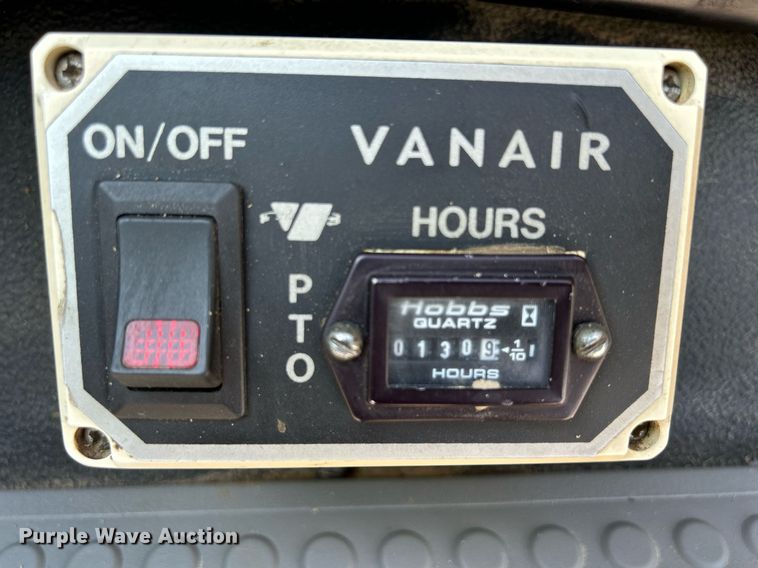 image for item DS6399 2004 Ford F350 Super Duty XL  utility bed pickup truck