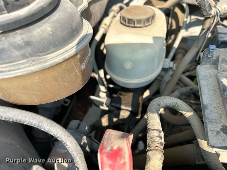 image for item DS6399 2004 Ford F350 Super Duty XL  utility bed pickup truck