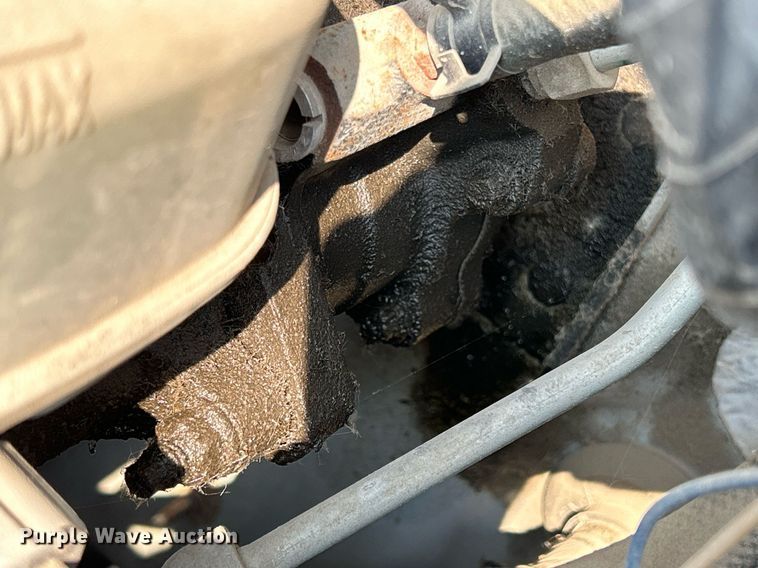 image for item DS6399 2004 Ford F350 Super Duty XL  utility bed pickup truck