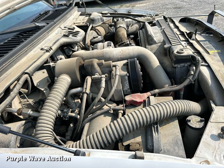 image for item DS6399 2004 Ford F350 Super Duty XL  utility bed pickup truck