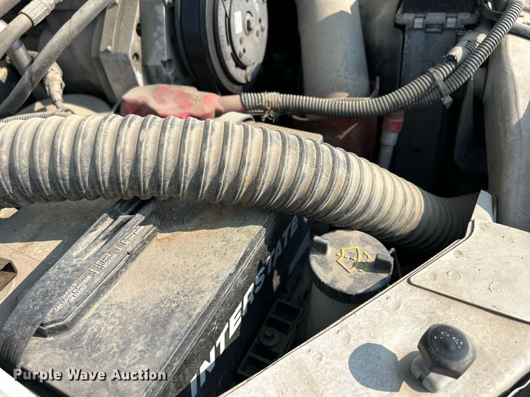 image for item DS6399 2004 Ford F350 Super Duty XL  utility bed pickup truck