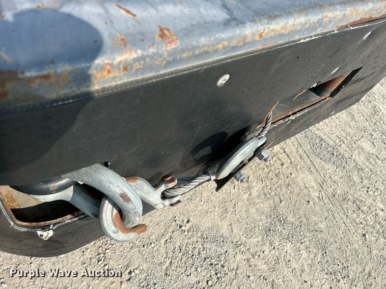 image for item DS6399 2004 Ford F350 Super Duty XL  utility bed pickup truck