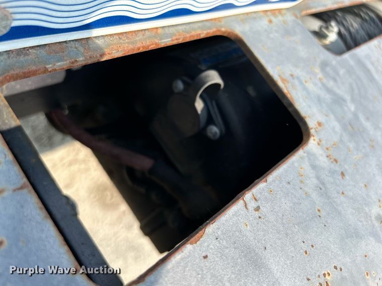 image for item DS6399 2004 Ford F350 Super Duty XL  utility bed pickup truck