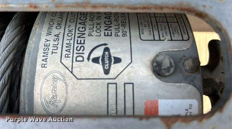 image for item DS6399 2004 Ford F350 Super Duty XL  utility bed pickup truck