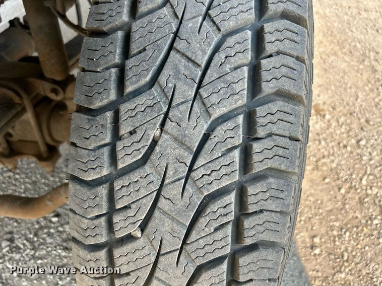 image for item DS6399 2004 Ford F350 Super Duty XL  utility bed pickup truck