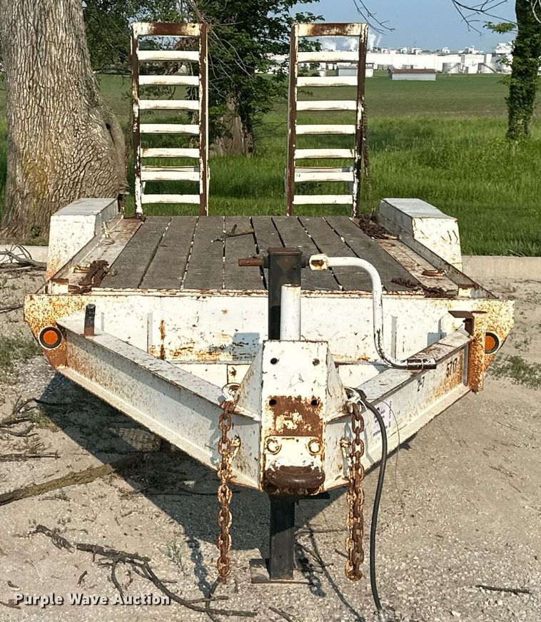 image for item DS6403 1997 Towmaster T-18  equipment trailer