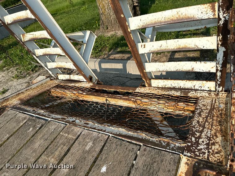 image for item DS6403 1997 Towmaster T-18  equipment trailer