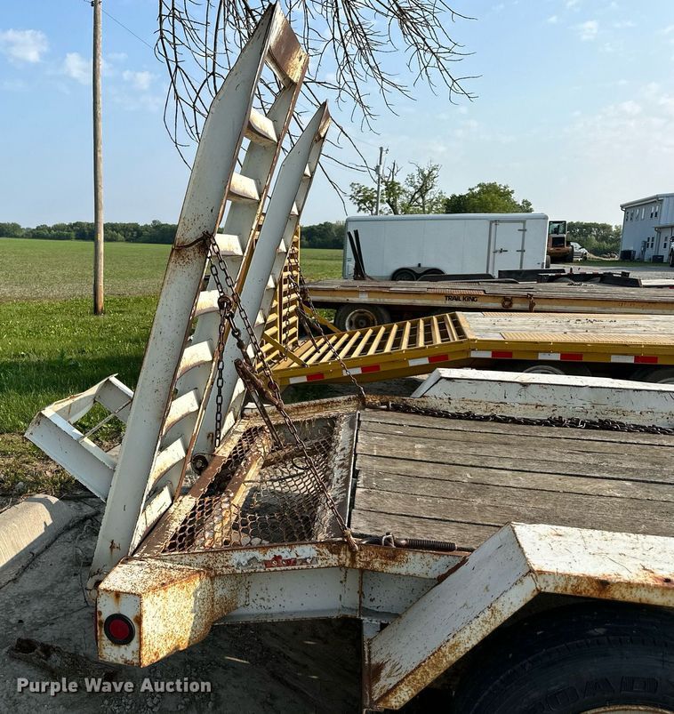 image for item DS6403 1997 Towmaster T-18  equipment trailer