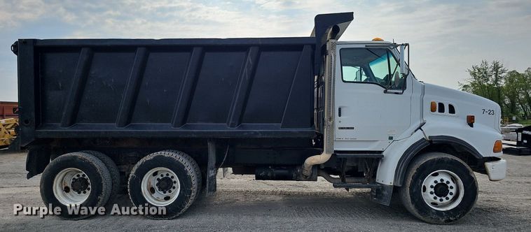 image for item DS6404 2001 Sterling L9500  dump truck