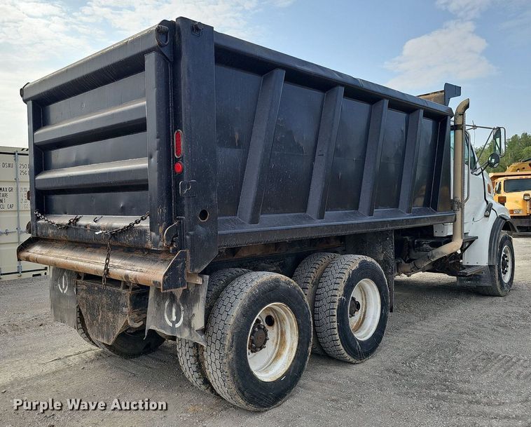 image for item DS6404 2001 Sterling L9500  dump truck