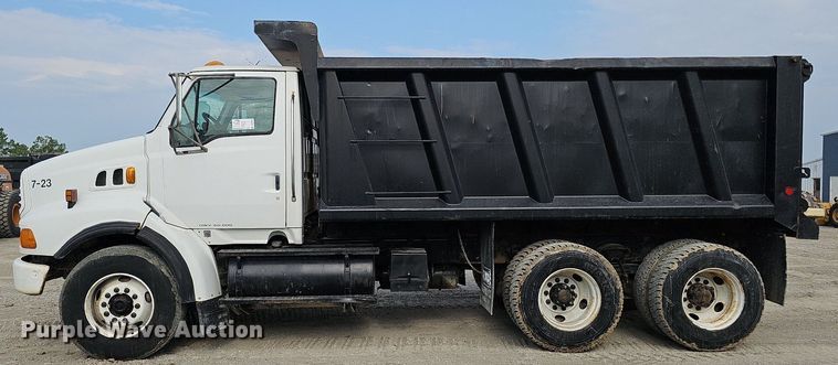 image for item DS6404 2001 Sterling L9500  dump truck