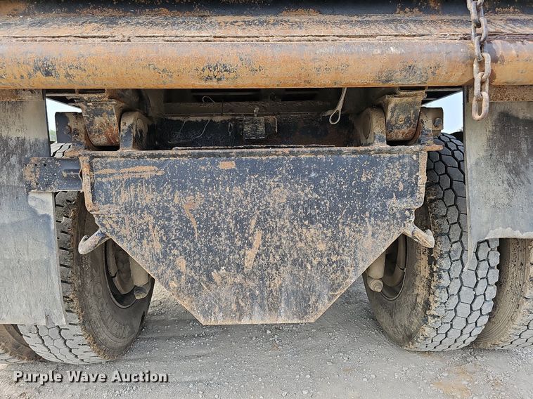 image for item DS6404 2001 Sterling L9500  dump truck