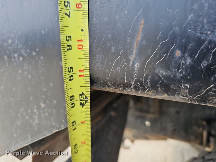 image for item DS6404 2001 Sterling L9500  dump truck