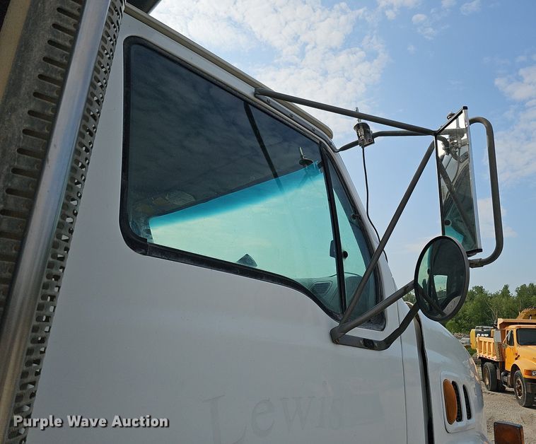 image for item DS6404 2001 Sterling L9500  dump truck