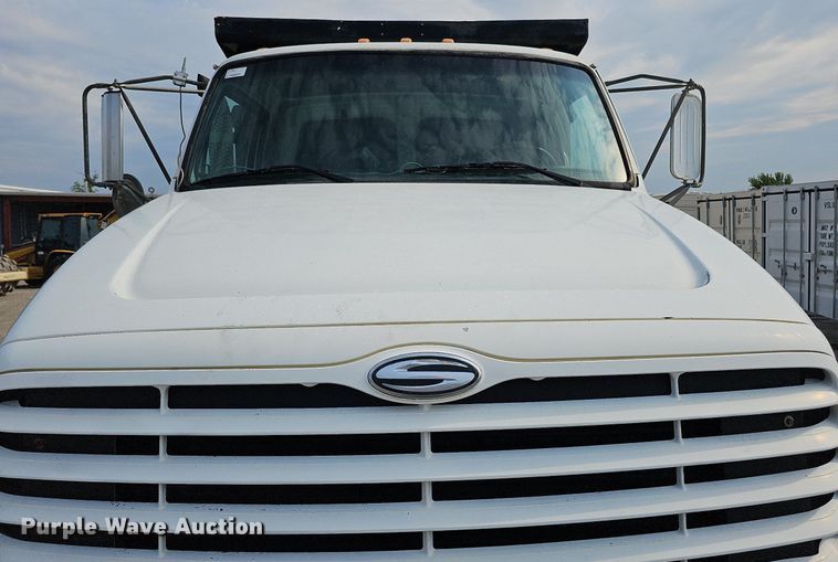 image for item DS6404 2001 Sterling L9500  dump truck