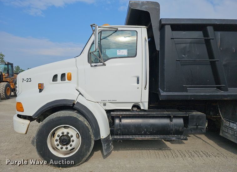 image for item DS6404 2001 Sterling L9500  dump truck