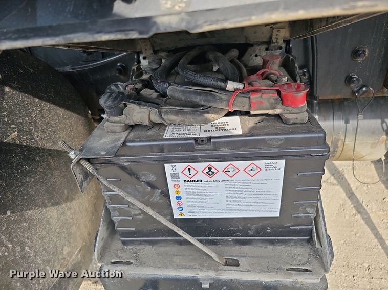 image for item DS6404 2001 Sterling L9500  dump truck