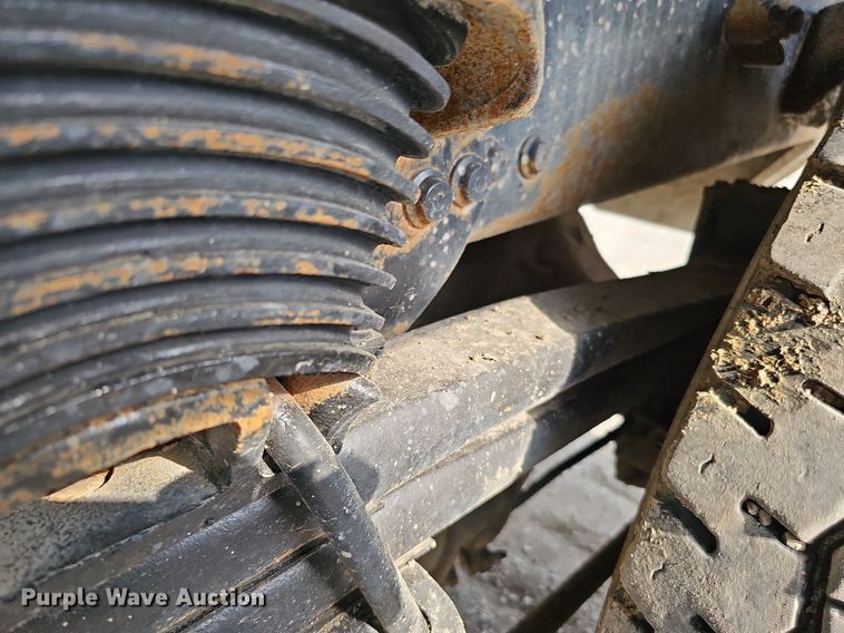 image for item DS6404 2001 Sterling L9500  dump truck