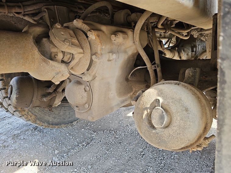 image for item DS6404 2001 Sterling L9500  dump truck