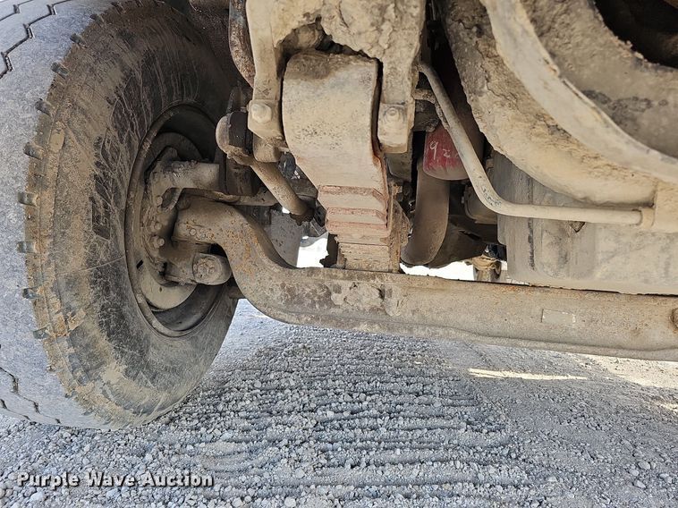 image for item DS6404 2001 Sterling L9500  dump truck