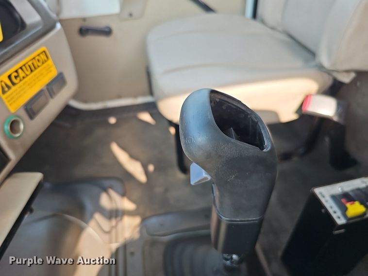 image for item DS6404 2001 Sterling L9500  dump truck