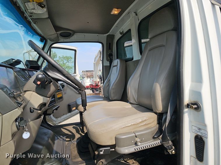 image for item DS6404 2001 Sterling L9500  dump truck