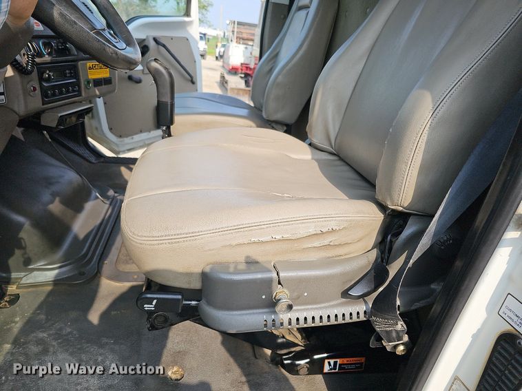 image for item DS6404 2001 Sterling L9500  dump truck