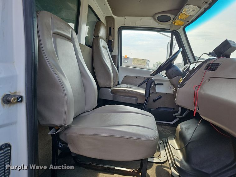 image for item DS6404 2001 Sterling L9500  dump truck