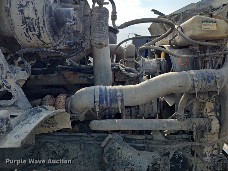 image for item DS6404 2001 Sterling L9500  dump truck