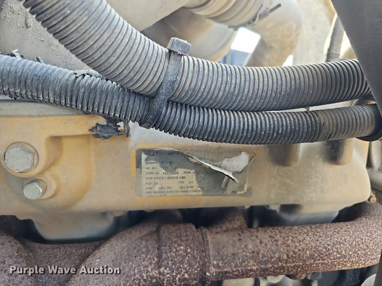 image for item DS6404 2001 Sterling L9500  dump truck