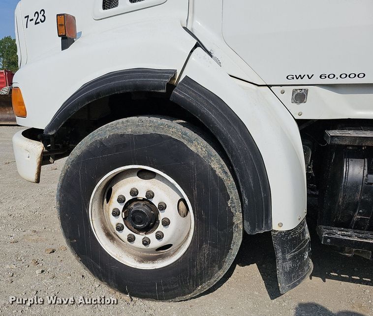 image for item DS6404 2001 Sterling L9500  dump truck