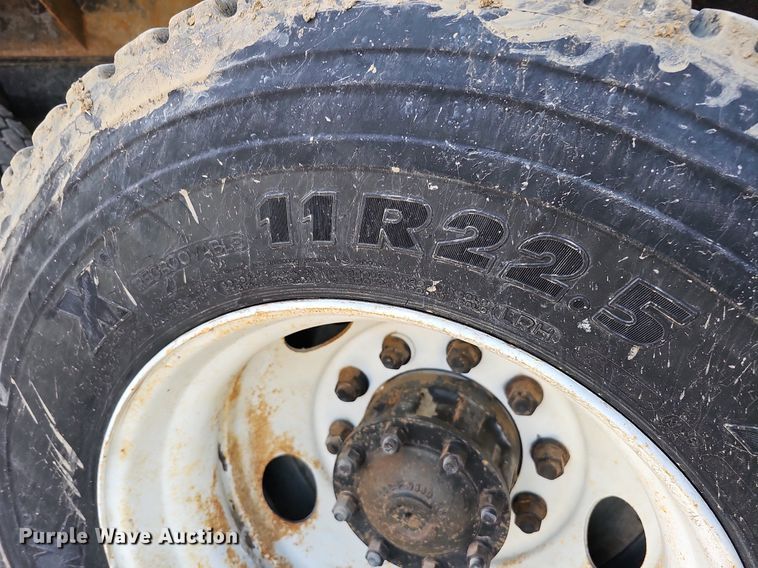 image for item DS6404 2001 Sterling L9500  dump truck