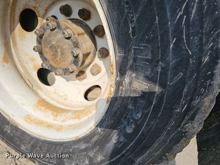 image for item DS6404 2001 Sterling L9500  dump truck