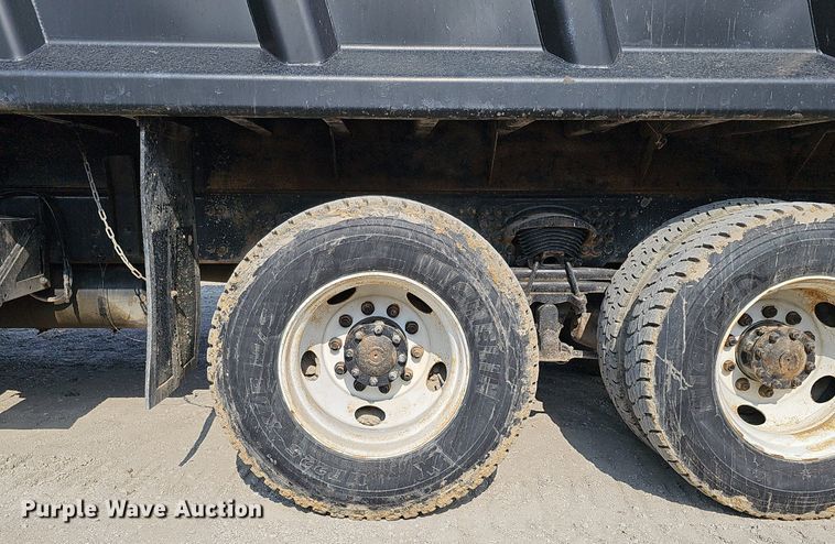 image for item DS6404 2001 Sterling L9500  dump truck